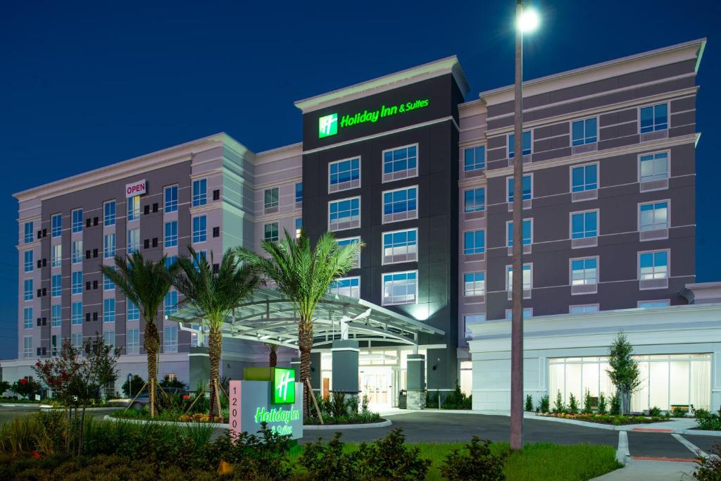 Holiday Inn & Suites Orlando International Drive South an IHG Hotel - main image