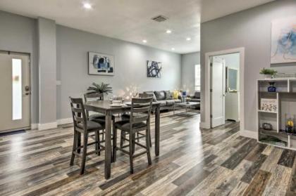 Luxe Modern Houston Apt - 1 Mile to The Galleria! - image 5