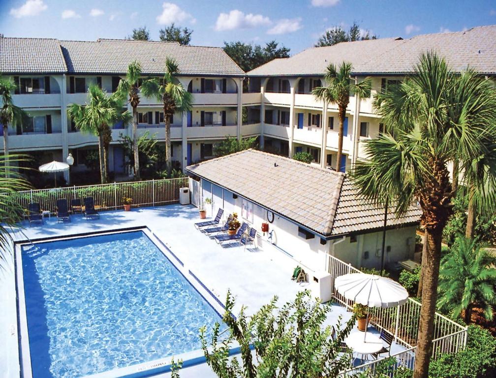 Full-service Resort Villa in the Heart of Orlando - One Bedroom Villa #1 - image 3