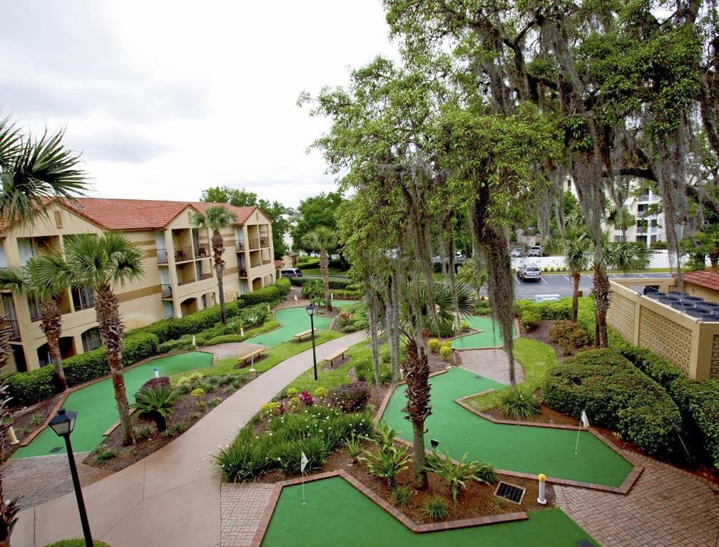 Fully-furnished Two Bedroom Villa and Modern Comforts in Orlando - image 3